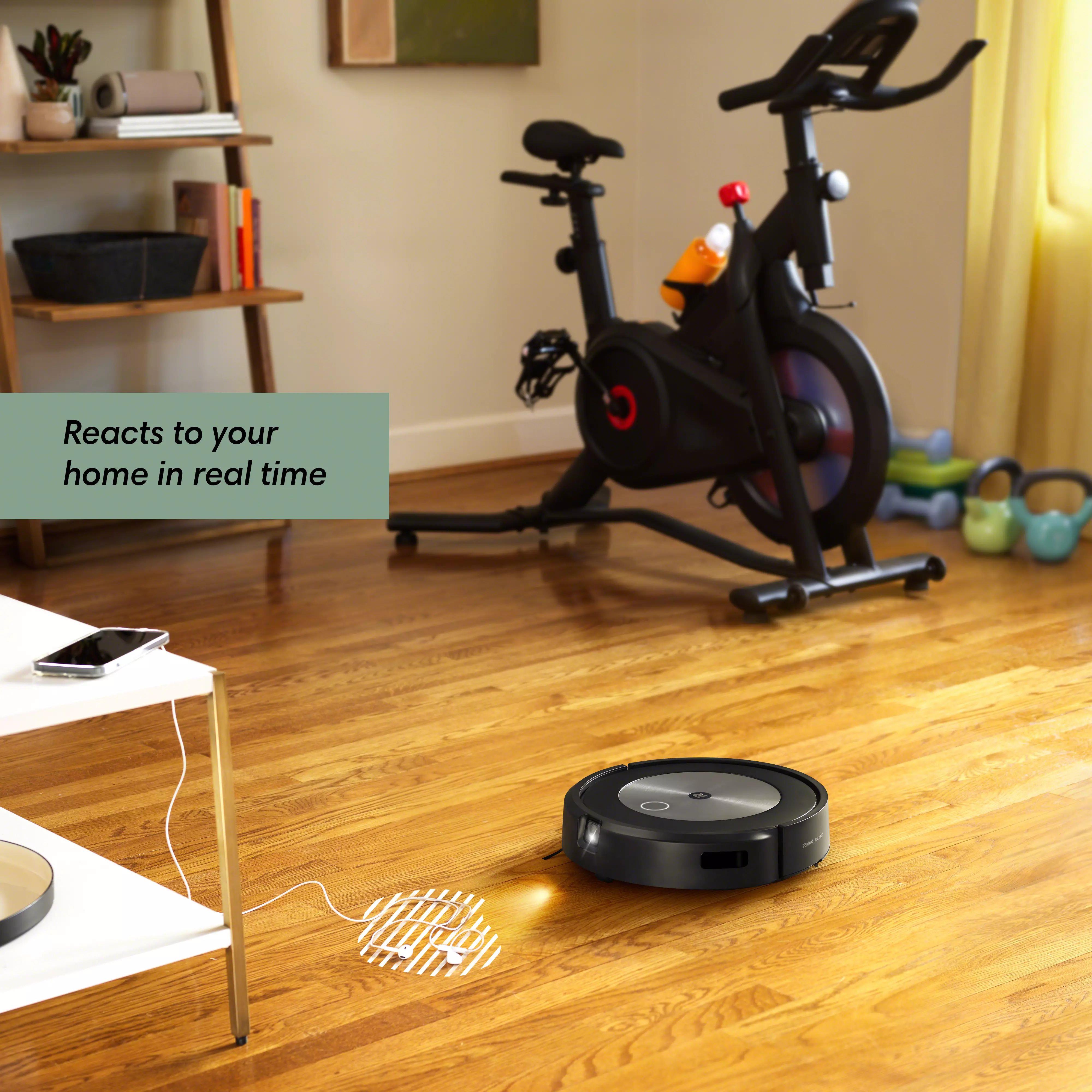  iRobot Roomba j7+ Self-Emptying Vacuum Cleaning Robot (Renewed)